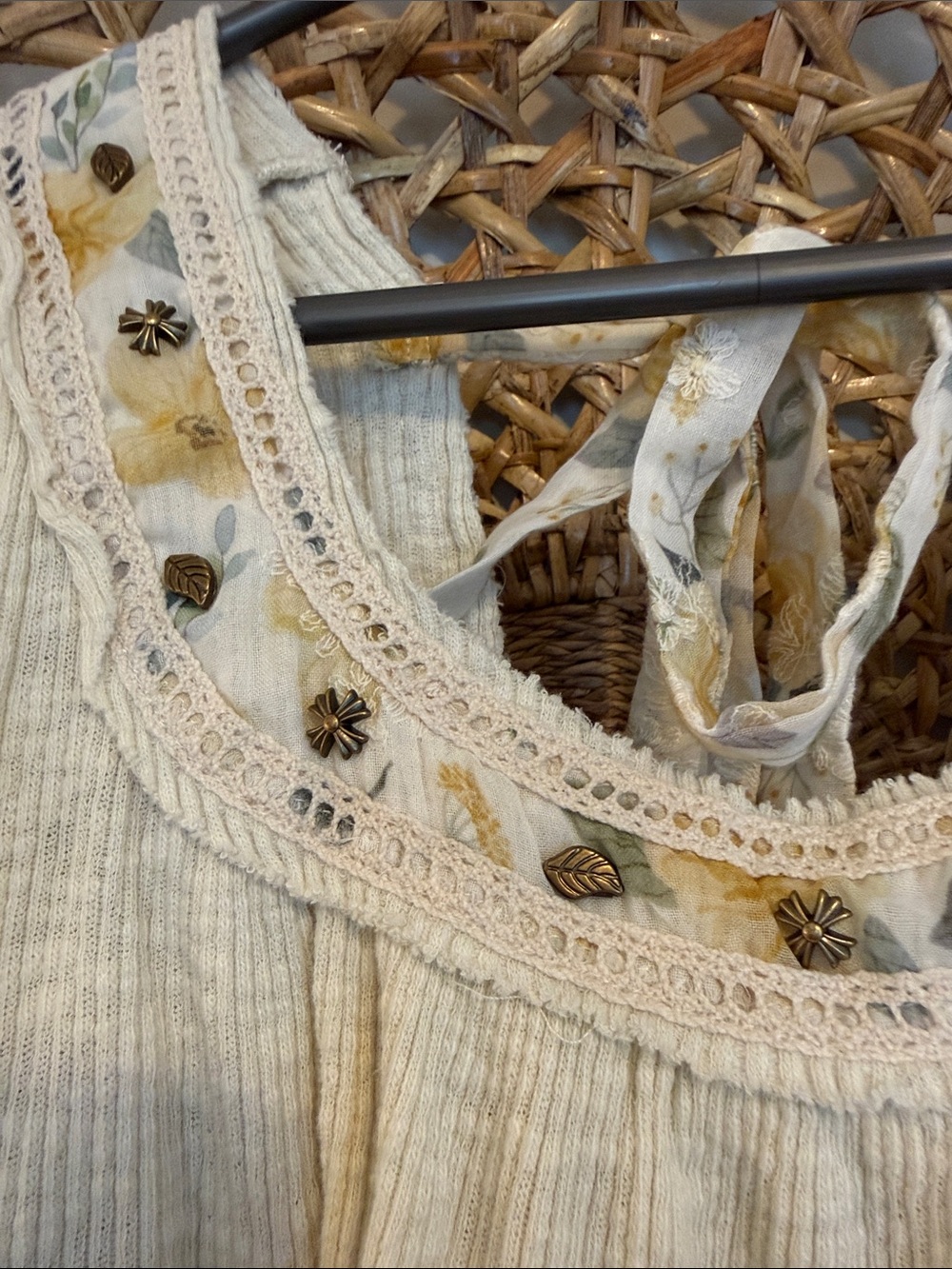 POL Floral Peasant Blouse in Cream and Yellow - Picture 5 of 16